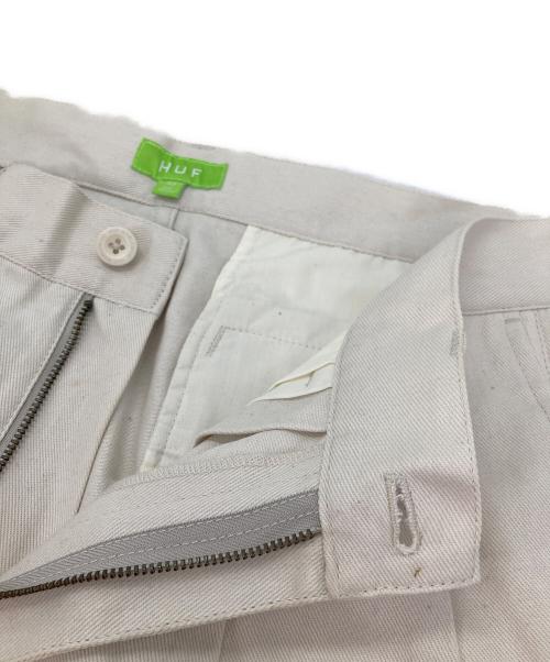 HUF（ハフ）HUF (ハフ) タックパンツ ホワイト サイズ:W32の古着・服飾アイテム