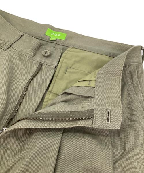 HUF（ハフ）HUF (ハフ) タックパンツ オリーブ サイズ:W32の古着・服飾アイテム