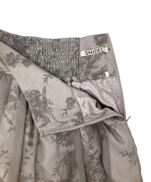 Snidel（スナイデル）Snidel (スナイデル) シフォンオーバープリントスカート グレー サイズ:1の古着・服飾アイテム