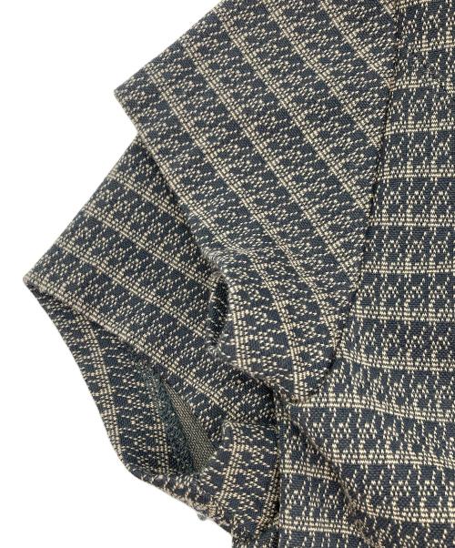 maison kitsune（メゾンキツネ）maison kitsune (メゾンキツネ) ジップアップポロシャツ グレー サイズ:XSの古着・服飾アイテム