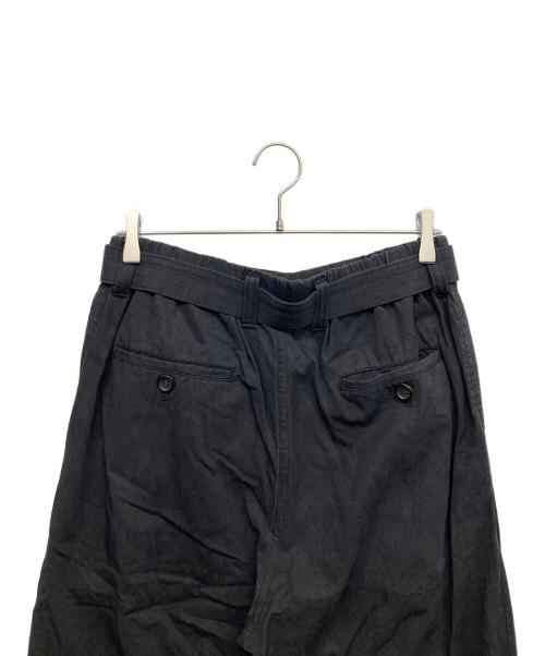 ISSEY MIYAKE MEN（イッセイミヤケメン）ISSEY MIYAKE MEN (イッセイミヤケメン) ギャバジンベルエッドパンツ ブラック サイズ:2の古着・服飾アイテム