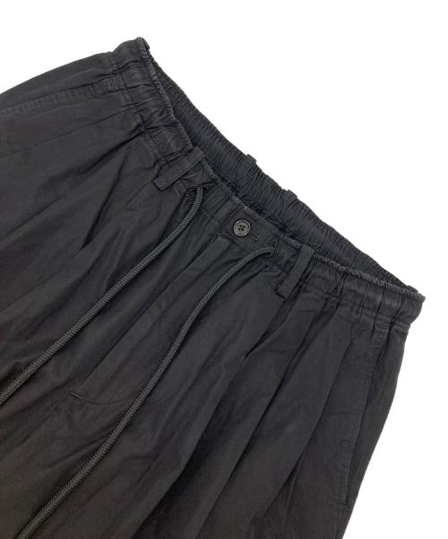 MARKAWARE（マーカウェア）MARKAWARE (マーカウェア) TRIPLE PLEATED EASY TROUSERS ブラック サイズ:1の古着・服飾アイテム