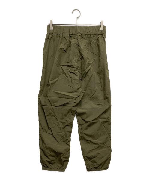 ALESSIA SANTI LOISIRS（アレッシア・サンティ）ALESSIA SANTI LOISIRS (アレッシア・サンティ) ナイロンパンツ グリーン サイズ:44の古着・服飾アイテム