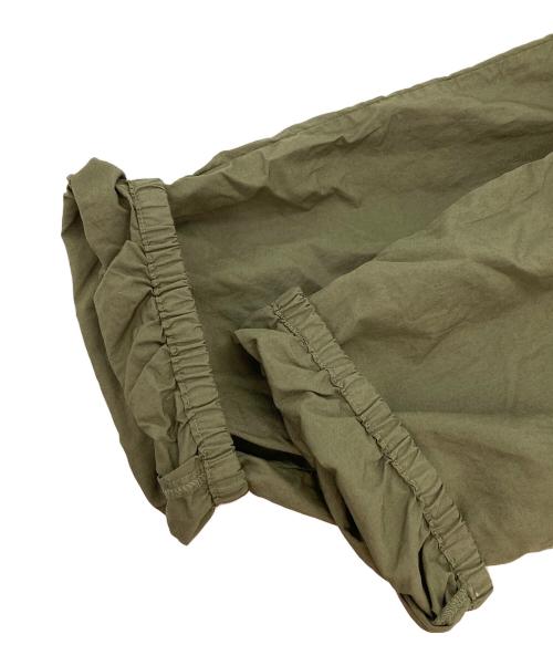 ALESSIA SANTI LOISIRS（アレッシア・サンティ）ALESSIA SANTI LOISIRS (アレッシア・サンティ) ナイロンパンツ グリーン サイズ:44の古着・服飾アイテム