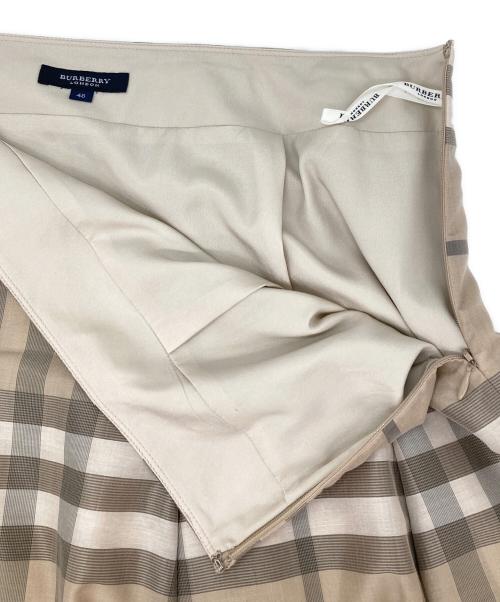BURBERRY LONDON（バーバリーロンドン）BURBERRY LONDON (バーバリーロンドン) フレアスカート ベージュ サイズ:48の古着・服飾アイテム