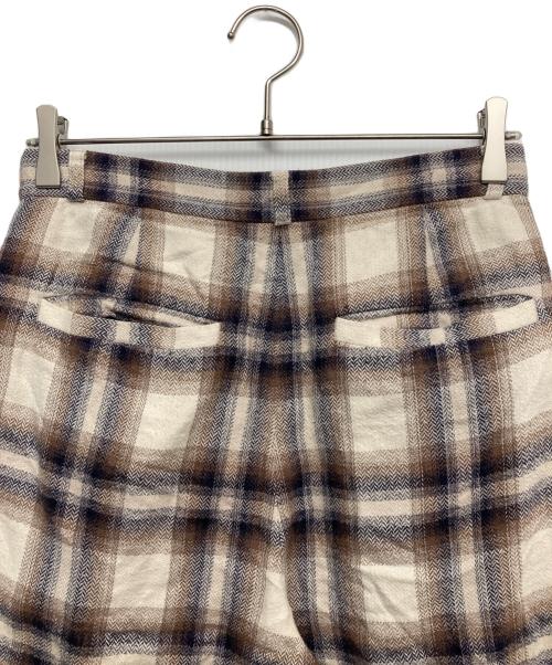 6(ROKU) BEAUTY&YOUTH（ロク ビューティーアンドユース）6(ROKU) BEAUTY&YOUTH (ロク ビューティーアンドユース) CHECK TUCK PANTS ブラウン サイズ:38の古着・服飾アイテム