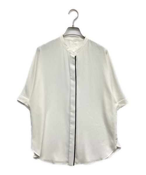 icB（アイシービー）icB (アイシービー) BackSatinAmunzen 5分袖バンドカラーブラウス ホワイト サイズ:Sの古着・服飾アイテム