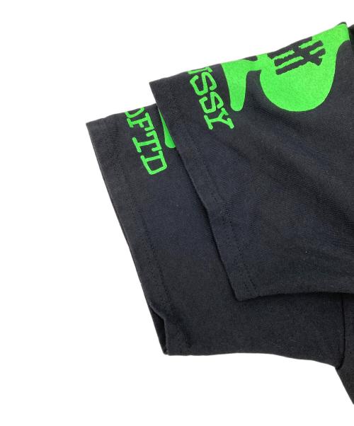 stussy（ステューシー）stussy (ステューシー) UNDEFEATED (アンディフィーテッド) コラボプリントTシャツ ブラック サイズ:Lの古着・服飾アイテム