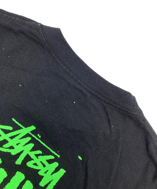 stussy（ステューシー）stussy (ステューシー) UNDEFEATED (アンディフィーテッド) コラボプリントTシャツ ブラック サイズ:Lの古着・服飾アイテム