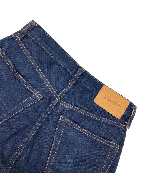 Calvin Klein（カルバンクライン）Calvin Klein (カルバンクライン) CLASSIC STRAIGHT CK RW SLVDG JEAN インディゴ サイズ:W28の古着・服飾アイテム