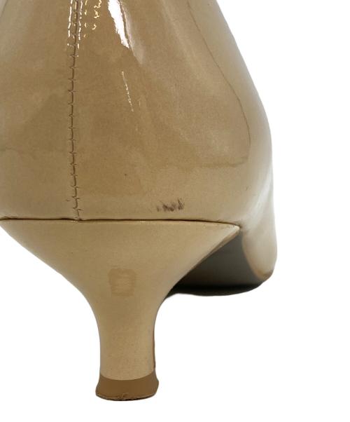 ANTEPRIMA（アンテプリマ）ANTEPRIMA (アンテプリマ) パテントレザーパンプス ベージュ サイズ:24の古着・服飾アイテム