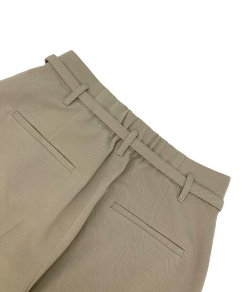 UNFILO（アンフィーロ）UNFILO (アンフィーロ) イージーチノ ベルト付きパンツ ベージュ サイズ:M 未使用品の古着・服飾アイテム