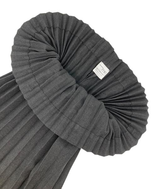 me ISSEY MIYAKE（ミーイッセイ ミヤケ）me ISSEY MIYAKE (ミーイッセイ ミヤケ) プリーツスカート グレー サイズ:無しの古着・服飾アイテム