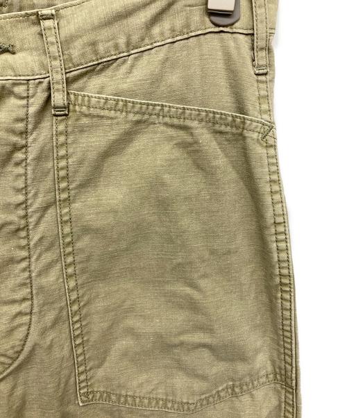 POST O'ALLS（ポストオーバーオールズ）POST O'ALLS (ポストオーバーオールズ) アーミーヴィンテージサテンパンツ ベージュ サイズ:無の古着・服飾アイテム