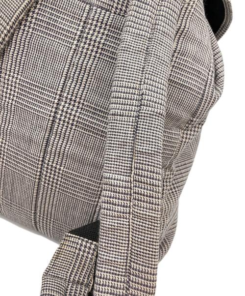 A.P.C.（アーペーセー）A.P.C. (アーペーセー) チェック柄バックパック グレーの古着・服飾アイテム