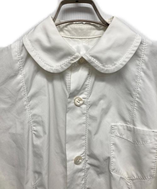 TAO COMME des GARCONS（タオ コムデギャルソン）TAO COMME des GARCONS (タオ コムデギャルソン) ポリエステル ステッチワーク ベルテッド コート ホワイト サイズ:Sの古着・服飾アイテム