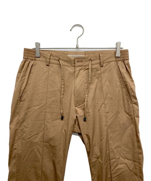 giab's ARCHIVIO（ジャブス アルキヴィオ）giab's ARCHIVIO (ジャブス アルキヴィオ) センタープレスパンツ ベージュ サイズ:48の古着・服飾アイテム