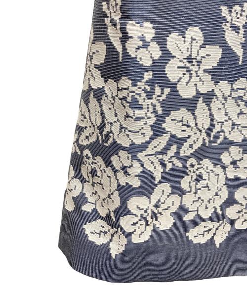 M'S GRACY（エムズグレイシー）M'S GRACY (エムズグレイシー) カメリアジップ フラワーモチーフ ジャガードコート ブルー サイズ:40の古着・服飾アイテム