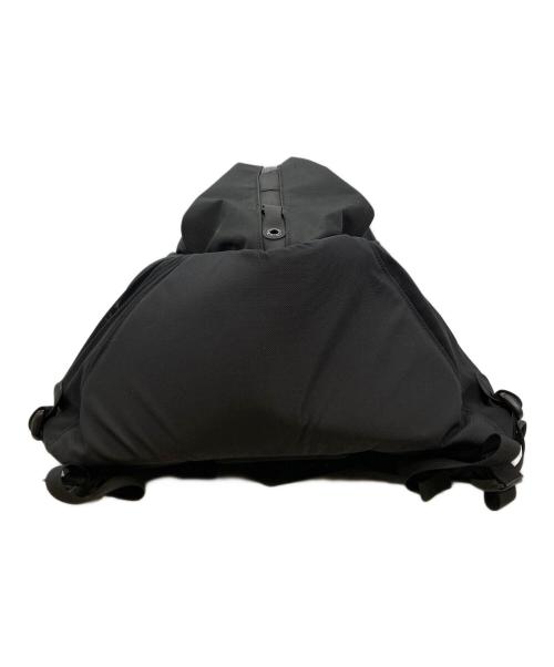 ARC'TERYX（アークテリクス）ARC'TERYX (アークテリクス) Arro 16 backpack ブラックの古着・服飾アイテム