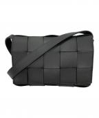 BOTTEGA VENETAボッテガベネタ）の古着「カセットショルダーバッグ」｜ブラック
