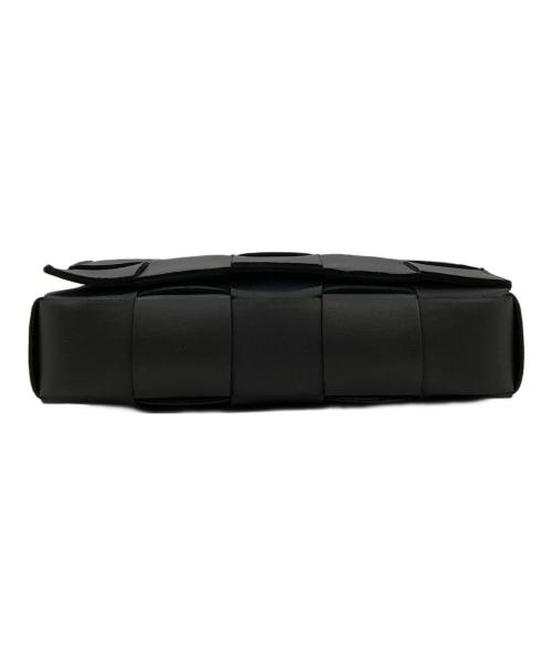 BOTTEGA VENETA（ボッテガベネタ）BOTTEGA VENETA (ボッテガベネタ) カセットショルダーバッグ ブラックの古着・服飾アイテム