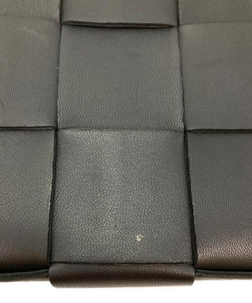 BOTTEGA VENETA（ボッテガベネタ）BOTTEGA VENETA (ボッテガベネタ) カセットショルダーバッグ ブラックの古着・服飾アイテム