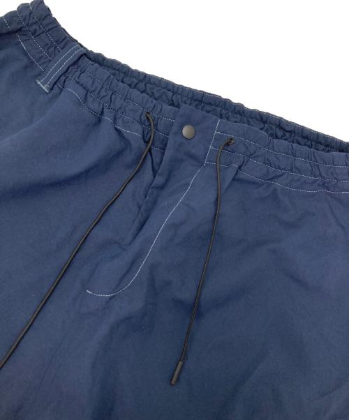 WHITE MOUNTAINEERING（ホワイトマウンテ二アニング）WHITE MOUNTAINEERING (ホワイトマウンテ二アニング) イージーパンツ ネイビー サイズ:2の古着・服飾アイテム