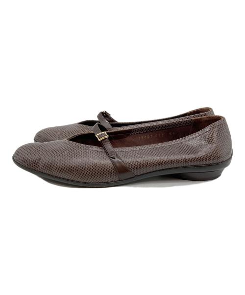 Salvatore Ferragamo（サルヴァトーレ フェラガモ）Salvatore Ferragamo (サルヴァトーレ フェラガモ) フラットパンプス ブラウン サイズ:8 1/2 Cの古着・服飾アイテム