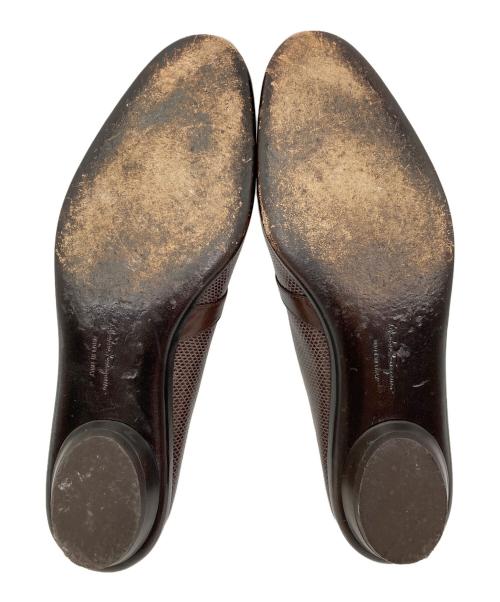 Salvatore Ferragamo（サルヴァトーレ フェラガモ）Salvatore Ferragamo (サルヴァトーレ フェラガモ) フラットパンプス ブラウン サイズ:8 1/2 Cの古着・服飾アイテム
