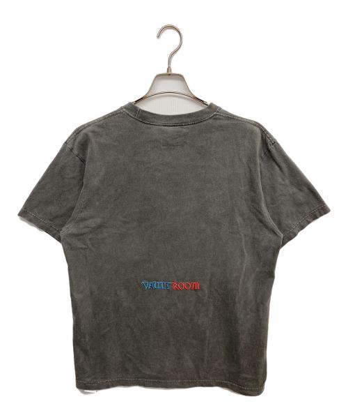 vault room（ボルトルーム）VAULT ROOM (ボルトルーム) Gawgcura プリントTシャツ グレー サイズ:Mの古着・服飾アイテム