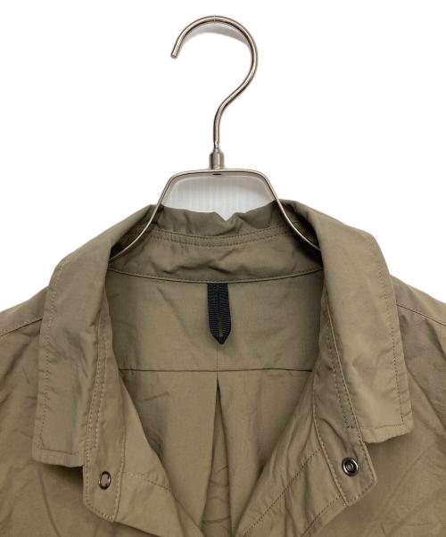BURLAP OUTFITTER（バーラップアウトフィッター）BURLAP OUTFITTER (バーラップアウトフィッター) EKAL (エカル) サプレックスナイロンS/Sシャツ ブラウン サイズ:Lの古着・服飾アイテム