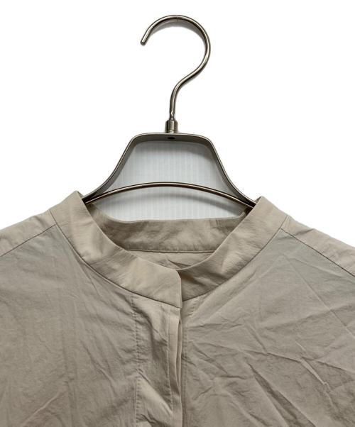 R-ISM（リズム）R-ISM (リズム) バックフリルイージーブラウス ベージュ サイズ:4の古着・服飾アイテム