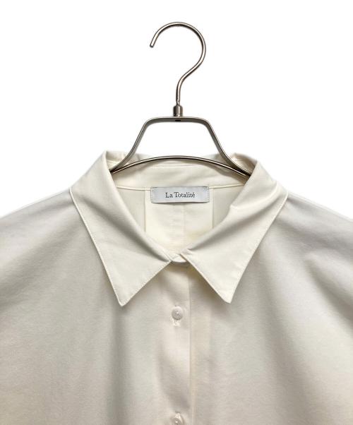 La TOTALITE（ラ ト―タリテ）La TOTALITE (ラ ト―タリテ) オーバーサイズノースリーブシャツ ホワイト サイズ:Fの古着・服飾アイテム