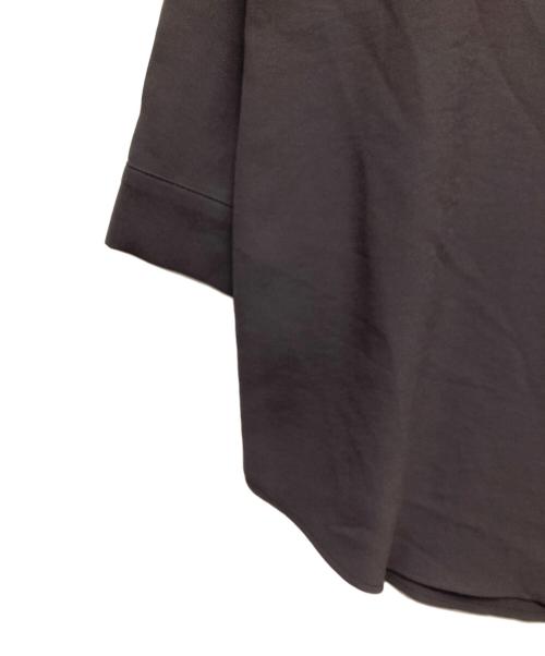 INDIVI（インディヴィ）INDIVI (インディヴィ) ケープカラーブラウス グレー サイズ:38の古着・服飾アイテム