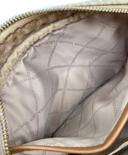 MICHAEL KORS（マイケル・コース）MICHAEL KORS (マイケル・コース) ジェットセットトラベルロゴショルダーバッグ ベージュの古着・服飾アイテム