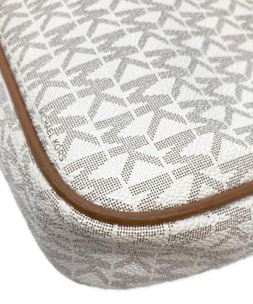 MICHAEL KORS（マイケル・コース）MICHAEL KORS (マイケル・コース) ジェットセットトラベルロゴショルダーバッグ ベージュの古着・服飾アイテム