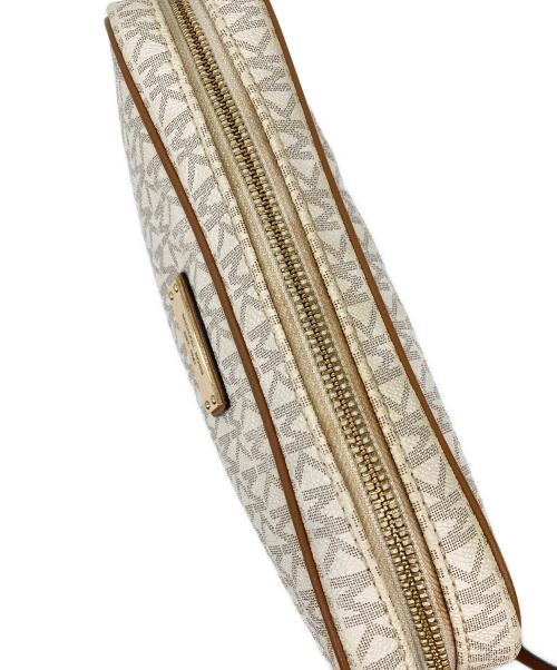 MICHAEL KORS（マイケル・コース）MICHAEL KORS (マイケル・コース) ジェットセットトラベルロゴショルダーバッグ ベージュの古着・服飾アイテム