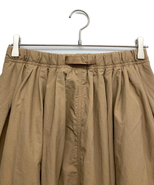 GRAMICCI（グラミチ）GRAMICCI (グラミチ) BEAMS BOY (ビームスボーイ) 別注ナイロンロングスカート ブラウン サイズ:Fの古着・服飾アイテム