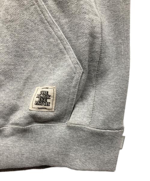 THE BLACK EYE PATCH（ブラックアイパッチ）THE BLACK EYE PATCH (ブラックアイパッチ) ADVISORY LABEL HOODIEプリントパーカー グレー サイズ:Mの古着・服飾アイテム