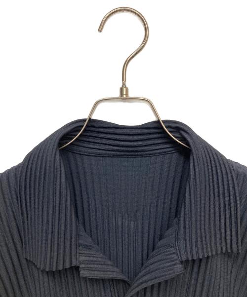 HOMME PLISSE ISSEY MIYAKE（オム プリッセ イッセイ ミヤケ）HOMME PLISSE ISSEY MIYAKE (オム プリッセ イッセイ ミヤケ) プリーツポロシャツ ネイビー サイズ:2の古着・服飾アイテム