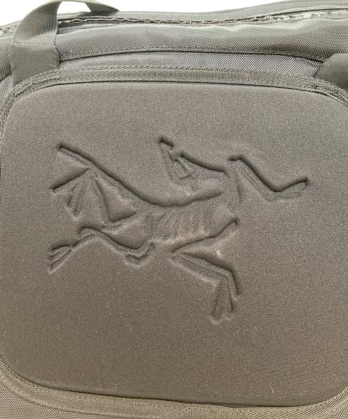 ARC'TERYX（アークテリクス）ARC'TERYX (アークテリクス) ARRO 8 SHOULDER BAG ブラックの古着・服飾アイテム