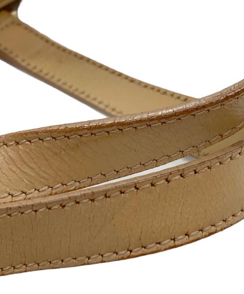 CELINE（セリーヌ）CELINE (セリーヌ) ロゴエンボスハンドバッグ ベージュの古着・服飾アイテム