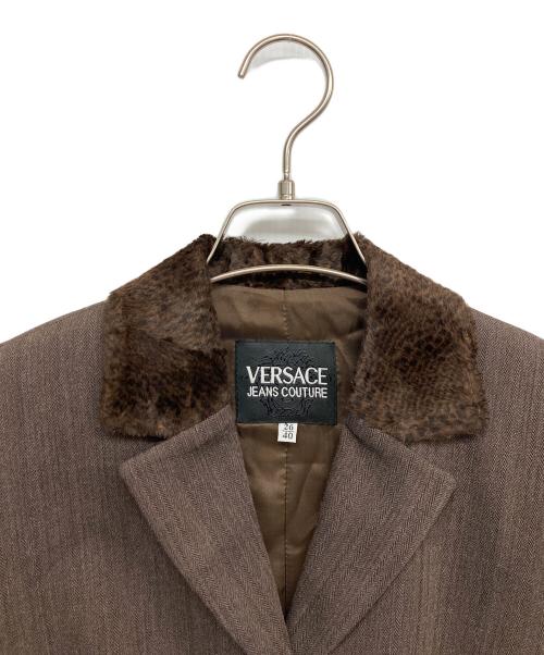 VERSACE JEANS COUTURE（ヴェルサーチ ジーンズクチュール）VERSACE JEANS COUTURE (ヴェルサーチ ジーンズクチュール) テーラードジャケット ブラウン サイズ:40の古着・服飾アイテム