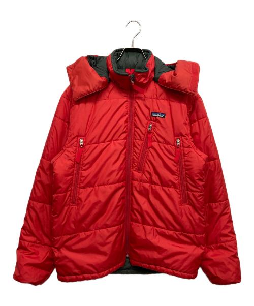 Patagonia（パタゴニア）Patagonia (パタゴニア) フード付パフジャケット レッド サイズ:Mの古着・服飾アイテム