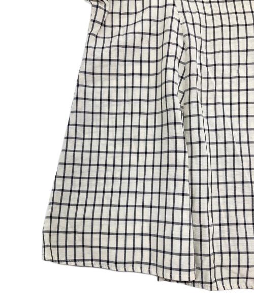 MACKINTOSH LONDON（マッキントッシュ ロンドン）MACKINTOSH LONDON (マッキントッシュ ロンドン) 半袖ブラウス ホワイト サイズ:38の古着・服飾アイテム