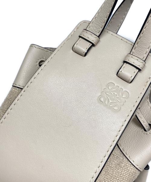 LOEWE（ロエベ）LOEWE (ロエベ) ハンモックドローストリングミニバッグ ベージュの古着・服飾アイテム