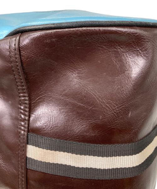 FRED PERRY（フレッドペリー）FRED PERRY (フレッドペリー) 2way レザーボストンバッグ ブラウンの古着・服飾アイテム