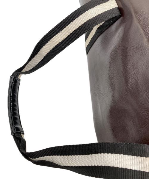 FRED PERRY（フレッドペリー）FRED PERRY (フレッドペリー) 2way レザーボストンバッグ ブラウンの古着・服飾アイテム