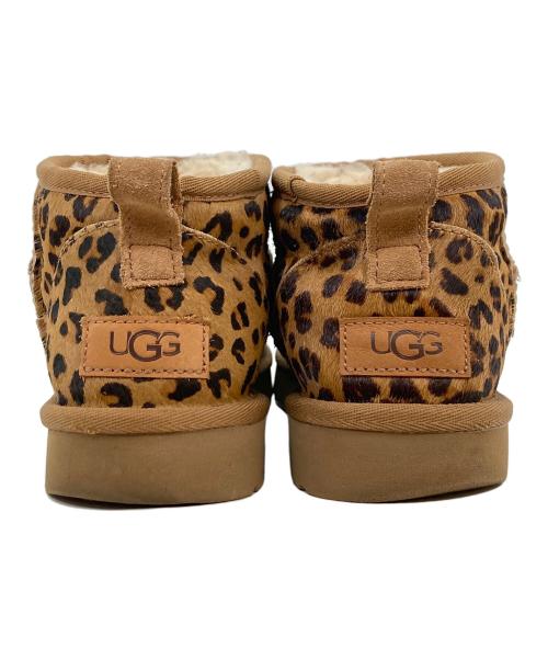UGG（アグ）UGG (アグ) Wクラシックウルトラミニレオパードブーツ ブラウン サイズ:24の古着・服飾アイテム