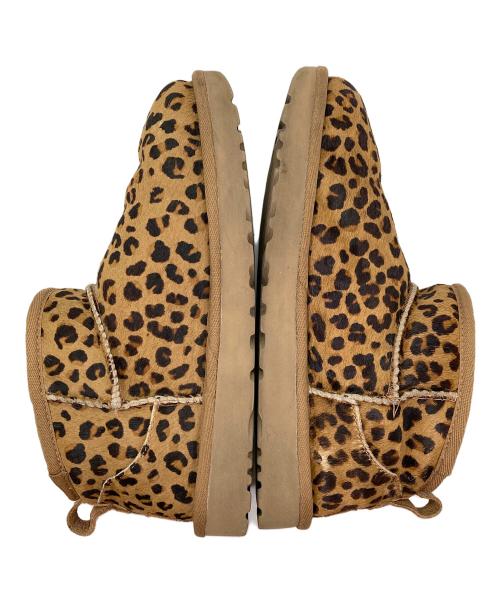 UGG（アグ）UGG (アグ) Wクラシックウルトラミニレオパードブーツ ブラウン サイズ:24の古着・服飾アイテム